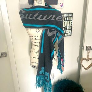 Juicy couture Y2K Scarf double sided & gloves new with tags 🏷 🔥🔥🔥🔥